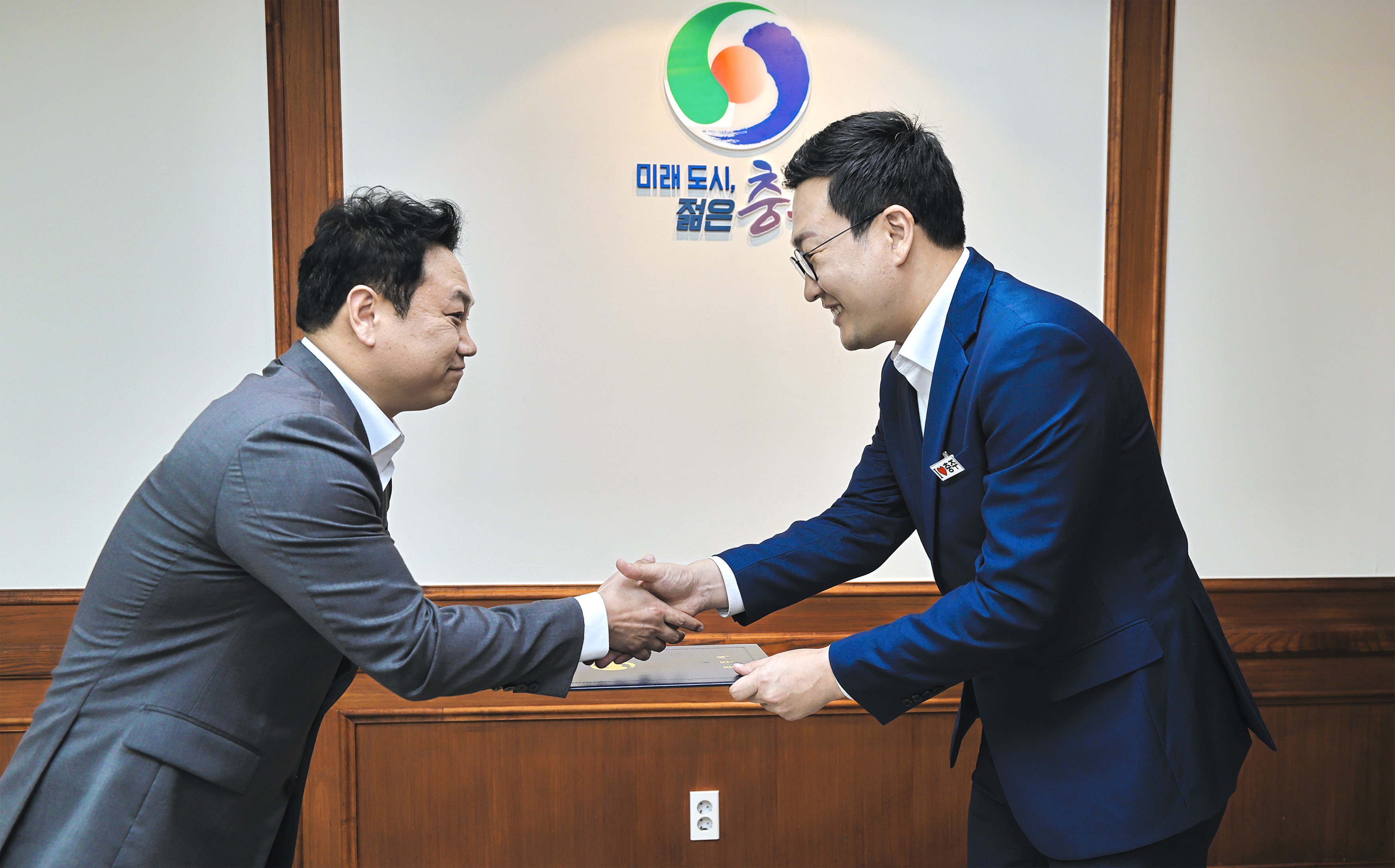 사무국장 임명식(사무국장 신효일) 2.jpg