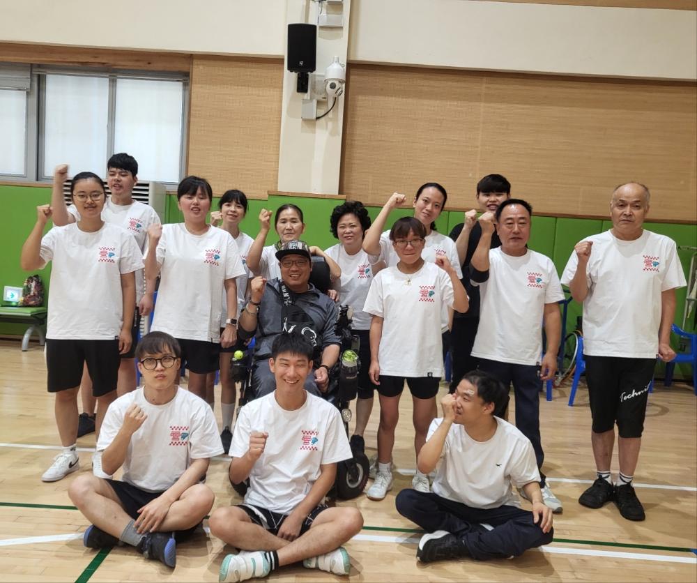 장애인배드민턴 사진